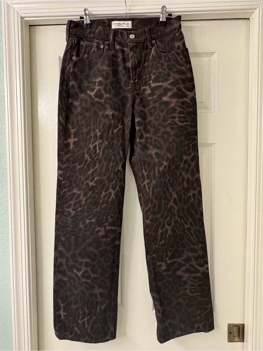 Abercrombie High Rise 90s Relaxed Leopard Jeans Size 26